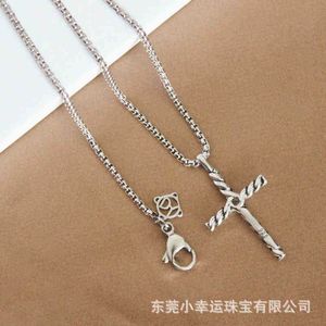 Women Pendant Necklaces Cross Necklace Punk Design Diamond Popular Fashion Inlaid Dy Imitation Ladies Men Jewelry Anniversary Valentine's Day Gift