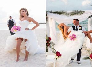 New White Sweetheart Short Beach Wedding Dresses with Gorgeous Pickups Figure Flattering Corset Bubble Romantic Beach Wedding Dre4885404