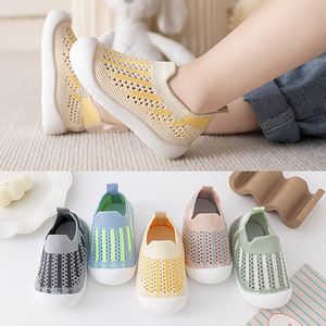 Första Walkers Shoes Baby Girl Boy Children Classic Sneakers Anti-Slip för Summer Autumn Cotton Soft-Soled 0-3 år 221122