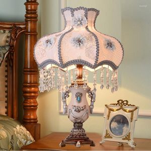 Table Lamps European Lamp Bedroom Bedside American Warm Romantic Household Creative Wedding Resin Light