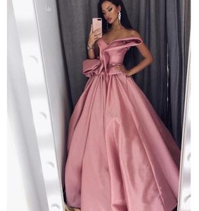 Pretty Aline Celebrity Prom Dresses Fashion Sweetheart ärmlösa veck Ruched Satin Party Dress Glamorous Saudi Arabia Evening 5019616