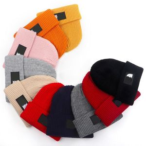 Tasarımcı Şapkalar Lüks Beanie Mens Beanies Kadınlar Erkekler Bonnet Kış Şapkası İplik Boyalı İşlemeli Casquette Pamuk Cappello Moda Sokak Şapkaları Mektup A1