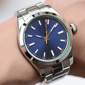 Luxury Mens Watch 40mm r￶relse som s￤ljer rostfritt st￥l Sapphire Glass Mirror Automatisk Watchessky Standard f￶r framg￥ngsrika m￤n Wristwatch Waterproof med l￥da