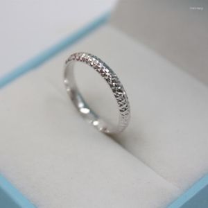 Pierścienie klastra Pure Solid 18k biały złoto Pierścień Women Luck Full Star Band 2,5 mmw 0,7-1G US5-9