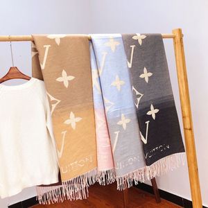 23ss 2022 Fashion Designer scarf Autumn Winter Long Shawls Gradient color Scarves Woman Brand cashmere Scarfs for Women Soft Touch Warm