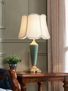 Bordslampor American Luxury Copper Ceramic Lamp LED E27 Sovrummet Bedside Desk Lights Simple Modern Light Fixtures Living/Model Room Bar