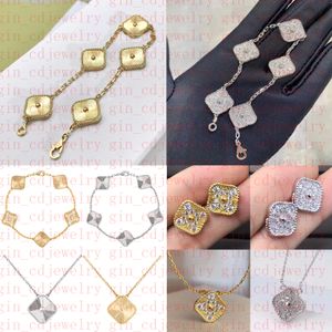 Fashion Classic Lucky Clover Necklace Bracelet Stud Earrings Ladies and Girls Valentine's Day Mother's Day Engagement Jewelry van