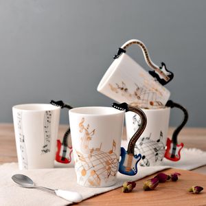 Mugs Novely Music Note Cup Ceramic Guitar Coffee Personlighet Teamilkjuicelemon Water Bottle Christmas Birthday Present 221122