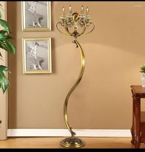 Golvlampor American Retro Copper Jade Lamp Creative Personality Classic Living Room Study Bedroom S Type