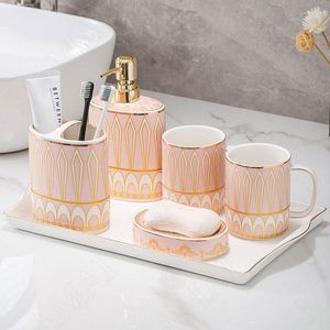 Set di accessori per il bagno Creatività Strisce dipinte Accessori per doccia in ceramica Scaglie di corte classiche europee Tratto d'oro Bagno