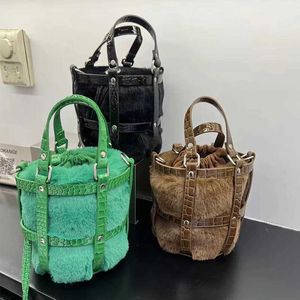 Totes sacos de compras bolsas de noite Moda Moda Hollow Plush Basket Saco Designer de Bolsas de Mulheres Meninas Soft Women