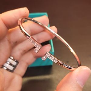 Designer Bracelet Letter T Womens Rose Gold Platinum Diamond White Fritillaria Opening Bracelet Fashion Love Girlfriend Gift Wholesale and Retail