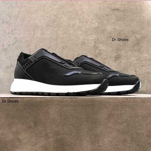 Men Designer PRAX 01 Sneakers Technical Nylon Shoes Platforms Trainers Rubber Lug Sole Black Fabric Mesh Casual Shoe Outdoor Runner Sneaker