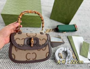 Lyxkvinnor Designers handväskor med bambuväskor Vintage Totes Liten topphandtag Bag Lady Top-kvalitet Tote New Fashion Crossbody Shouler Pures 2023