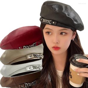 Basker mode Autumn Winter Hip Hop Chain Pu Leather Beret Women's Pure Color Retro Octagonal Hat Mångsidig målare Cap