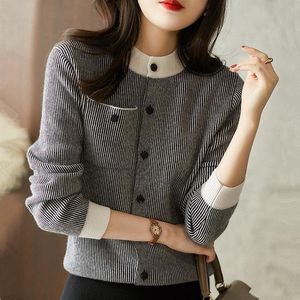 Women's Knits Tees Autumn Winter Women Cardigans Sweaters Vintage Long Sleeve O-Neck Pockets Loose Fashion Casual Female Wild Striped Knitted Coat 221123