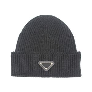 Mens Beanie Kış UNISEX GEMİK HAT GORROS BONNET Lüks Kafatası Kapakları Sıcak Cappello Klasik Spor Kadınlar Günlük Açık Tasarımcı Beanes Sold Renk PJ019