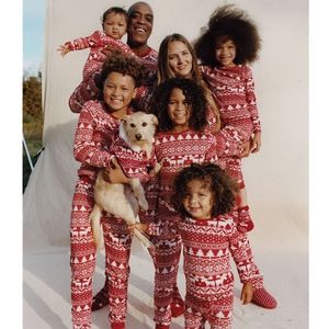 Family Matching Outfits Clothing Set Mom Men Baby Girl Boy Look Winter Year Mother Daughter Cotton Xmas Christmas Pajamas 221122
