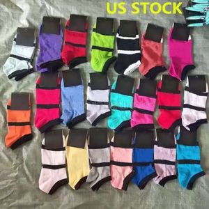 Dhl FedEx Multicolor ANKLE SOODS와의 골판지 태그 스포츠 치어 리더 블랙 핑크 짧은 양말 여자 여성면 스포츠 양말 스케이트 보드 스니커즈 FY7268 B1123