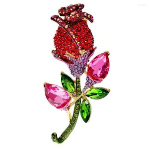 Brosches Cindy Xiang Rhinestone Red Flower Rose Pin For Women Elegant Beautiful Summer T-shirt smycken Wedding Party Party Present