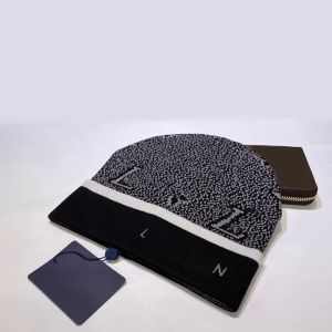 Autumn e inverno DeSingers Luxurys Beanie Harm Knit Cap Protection Temperamento casual Caps de esqui a frio Europa Tide 4 cores opção para escolher bom nice