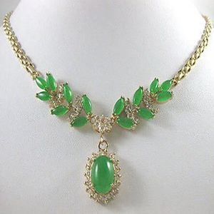 New Lady's noblest insert green stone bead necklace pendant 17 inch