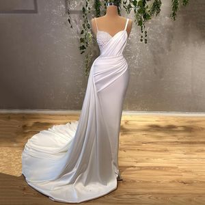 Abiti da sposa sexy per le donne Affascinanti 2024 Cinghie Perle Abito da sposa Sirena bianca Lunghezza del pavimento Robe De Mariee Personalizza Vestidos De Novia