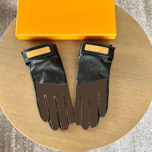 Casual Unisex Leather Gloves Clover Pattern Designer Mitten Plush Lining Winter Mittens Men Women Warm Gloves Touch Screen Gloves With Box