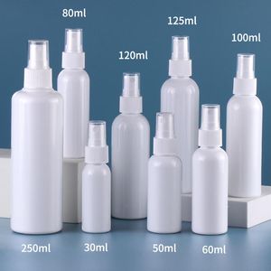 Flaconi spray in plastica bianca all'ingrosso PET 30-250 ml con spruzzatore a pompa