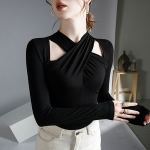 여자 Tshirt 가을 겨울 섹시한 고삐 중공 아웃 우아한 블랙 커피 기본 여성 상단 패션 긴 슬리브 슬림 핏 티셔츠 여성 의류 221124
