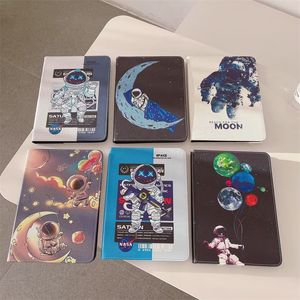 Space Astronauts Case na iPada 10.2 10. 9. 8. 7. 9,7 5/6 AIR 2/3/4 10,5 10,9 Pro 11 Mini 6 5 4 3 2 1 Slim Smart Case Soft Back Cover Wsparcie Wsparcie Dostosowywane projektowanie