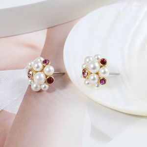 Kolczyki stadnorskie Europejska i amerykańska marka biżuterii hurtowa prosta słodka, nieregularna perłowa klaster kwiatów Kobiety