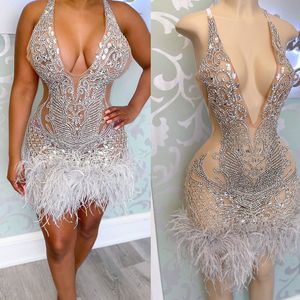 Luxury Feather Crystal Short Cocktail Dresses Sexig Mini Deep V Neck Custom Made Party Dresses Homecoming aftonklänning