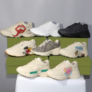 Designer Sneakers Rhyton Vintage Skor Män Kvinnor Flerfärgad Fritidssko Märke Plattform Daddy Sneaker Chaussures Dam Lyx Löparskor