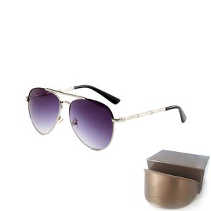 Designer Womans Solglas￶gon 4271 Luxury Mens Sun Glasses UV Protection Men Eyeglass Gradient Metal g￥ngj￤rn Fashion Kvinnor med l￥dor med l￥dor
