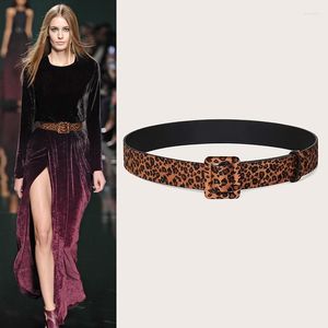 Bälten 2022 Högkvalitativa Fashion Ladies Leopard Print Pu Leather Dress Sweater Blazer Dekorativ bälte för kvinnliga lyxdesigner