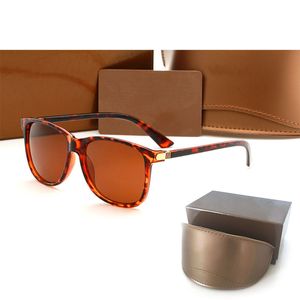 Brand Woman Sunglasses Imitacja luksusowe mężczyźni okulary przeciwsłoneczne 0017 UV Protection Men Projektanta okulisty gradient mody Kobiety spektakle z pudełkami