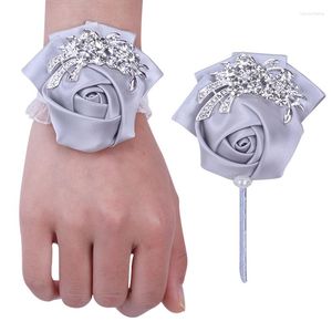 Dekorativa blommor Europeiska och amerikanska silverbrudgumddräkt LAPEL PIN RIBBON Rhinestone Bride Bridesmaid Wrist Corsage Wedding SuppliesXH001