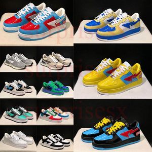 BAPESTAS LOWSランニングシューズグレーブラックデザイナー迷彩コンボブルーレッドイエローパテントグリーンピンクスエードベージュオレンジトキョペーストピンクメンズスポーツスニーカートレーナー