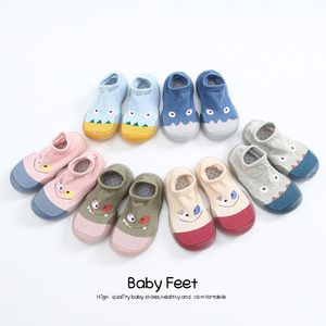 Pierwsze spacerowicze skarpetki z gumowymi podeszwami Buty Baby Buty Sock 221124