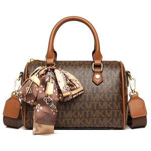 Klassisk stil mode axelv￤ska kvinnor crossbody v￤skor retro lady totes handv￤skor snabba l￤der ryggs￤ck slingflaggor med band damm v￤ska designer pl￥nbok pochette