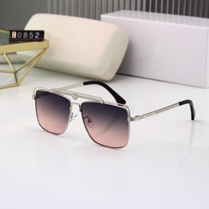 Tasarımcı Güneş Gözlüğü Marka Gözlükleri Açık Mekan Gölgeleri PC Farne Fashion Classic Ladies Luxury Sunglass Aynalar Kadınlar Rastgele Kutu 0852