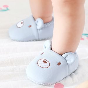 İlk yürüyüşçü doğan bebek karikatür ayakkabıları erkek kız çocuk toddler stereo kulak patik pamuk konfor yumuşak antislip sıcak bebek ayakkabıları 221124