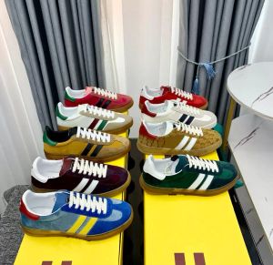 Designer sneakers män skor tryckt alfabet casual sko broderi retro fluff övre gummi sneaker lyx läder tränare