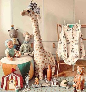 65 cm Cartoon Giraffe Cuddle Baby Accompagnamento Pop Regalo ldren Giocattoli Camera da letto Room Decor Cuddle Dolls per il festival Compleanno J220729