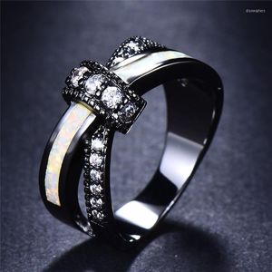 Pierścienie ślubne Dainty White Opal Cross Pierścień Luksusowy Kryształowy Kamień Kamień Vintage Czarne złote zaręczyny dla kobiet biżuteria