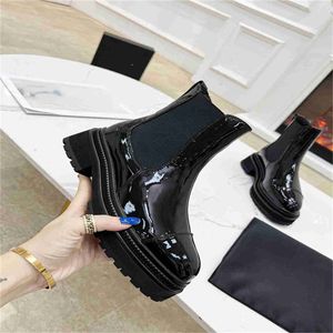 2022 Designer Channel Boots skor naken svart spetsig tå mitt häl långa korta stövlar skor mmj