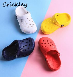 Summer Kids Croc Shoes For Boys Girls Solid Light Non Slip Children Garden Shoes Toddler Indoor Home Beach Sandaler Sandaler MX20052138789