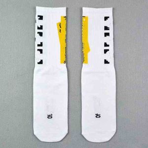 Fashion Women's Socks High Quality Cotton Wild Classic Ankle Offs Letter Printing Socks Breathable Outdoor Football Basketball Sports Socks