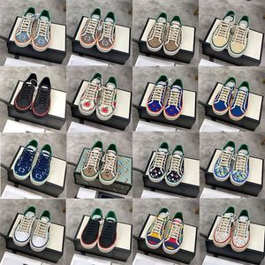 Tennis 1977 Canvas Casual Shoes Luxurys Designers Womens Shoe Italy Green and Red Web Stripe gummi Sole Stretch Cotton Low Top Mens Sneakers2022